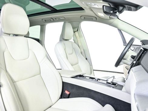 Certified 2024 Volvo XC60 B5 Ultimate AWD/4WD image 25