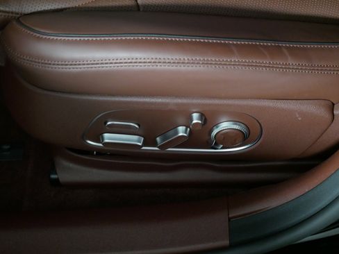 Used 2023 Genesis G90 3.5T AWD/4WD image 20