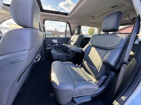 New 2025 Ford Expedition Active image 27