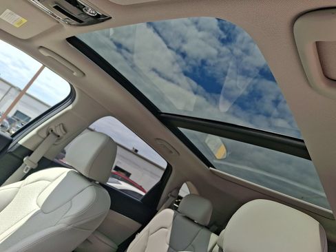 Used 2023 Kia Sorento S w/ Panoramic Sunroof Package AWD/4WD image 14