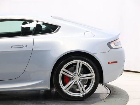 Used 2011 Aston Martin V8 Vantage Coupe RWD image 9