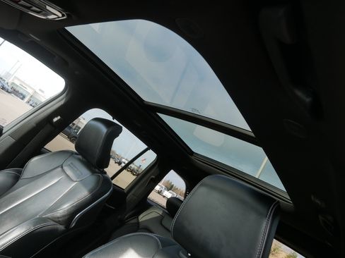 Used 2022 Jeep Grand Cherokee Overland AWD/4WD image 20