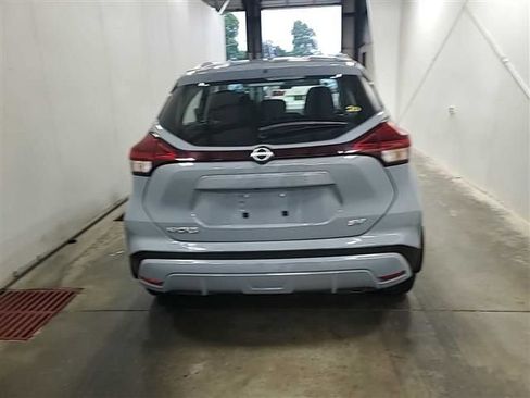 Used 2024 Nissan Kicks SV FWD image 19