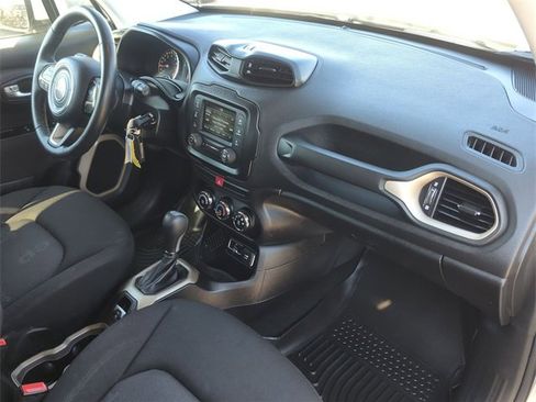 Certified 2015 Jeep Renegade Latitude image 26