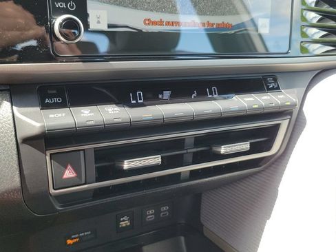 Certified 2025 Toyota Camry SE w/ Convenience Package FWD image 18