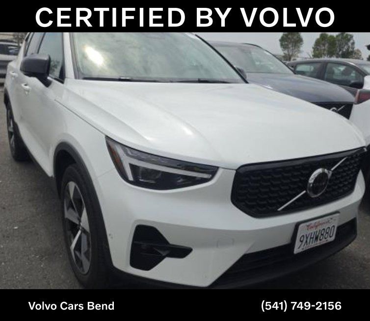 Used 2026 Volvo XC40 B5 Plus AWD/4WD image 1