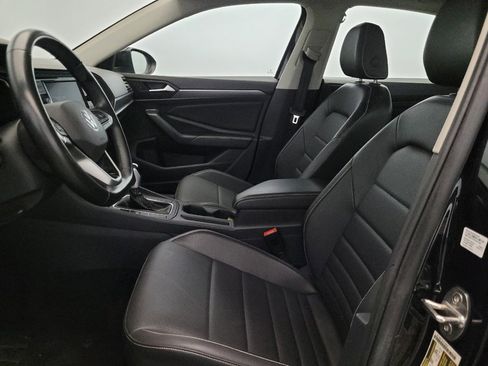 Used 2024 Volkswagen Jetta SE FWD image 17