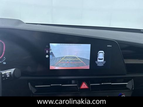 New 2023 Kia Niro EX Touring image 21