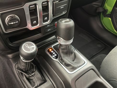 Used 2026 Jeep Wrangler Sport AWD/4WD image 16