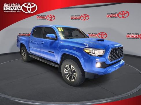 Used 2021 Toyota Tacoma TRD Sport w/ Blackout Package (TMS) image 1