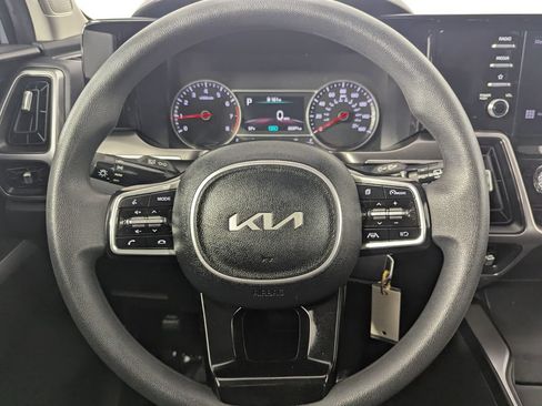 Used 2023 Kia Sorento LX FWD image 14