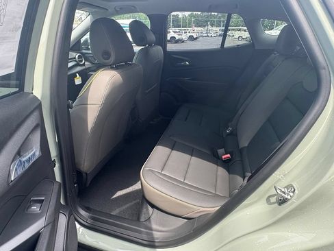 New 2026 Chevrolet Trax ACTIV w/ Sunroof Package FWD image 9