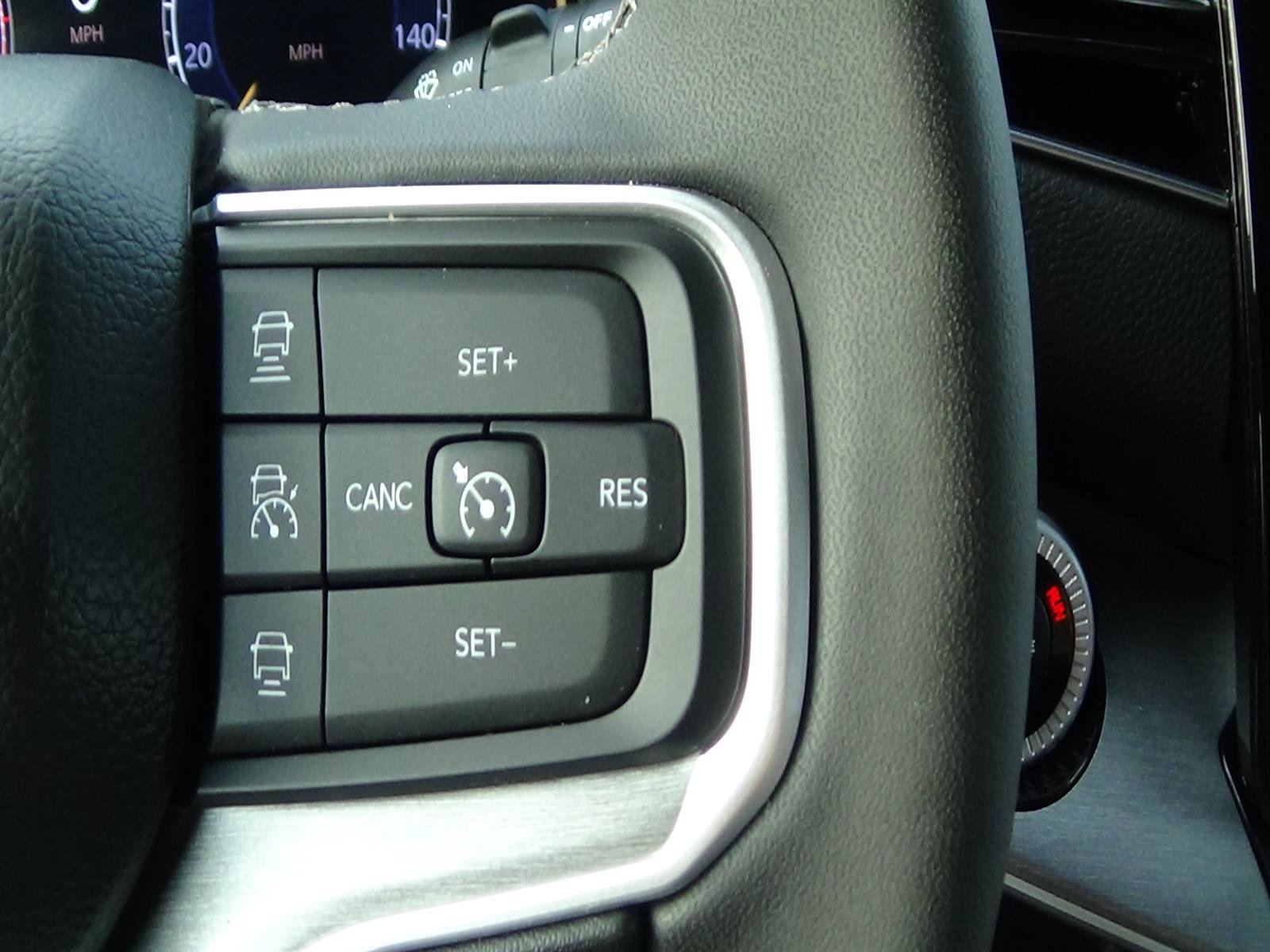 Used 2025 Jeep Wagoneer L 4WD image 23