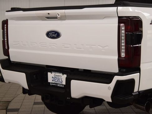 Used 2023 Ford F250 Lariat w/ Lariat Ultimate Package AWD/4WD image 19