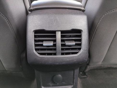 Used 2020 Ford Fusion SE image 17