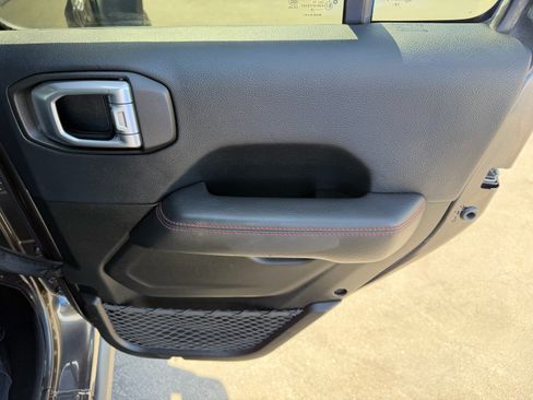 Used 2019 Jeep Wrangler Unlimited Rubicon AWD/4WD image 22