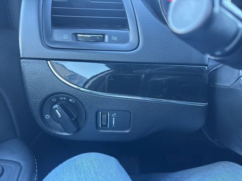 Used 2016 Dodge Grand Caravan SE image 11