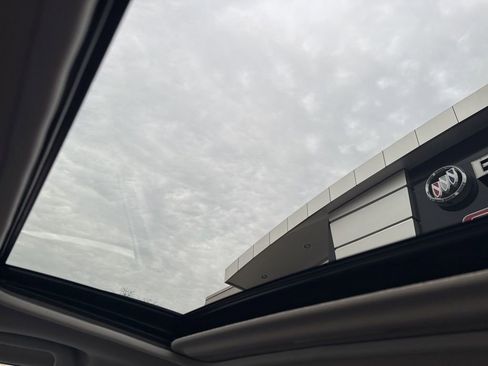 Used 2022 Subaru Crosstrek 2.5i Sport w/ Moonroof Package image 37