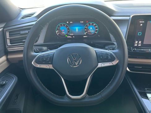 Used 2024 Volkswagen Atlas Cross Sport SE image 21