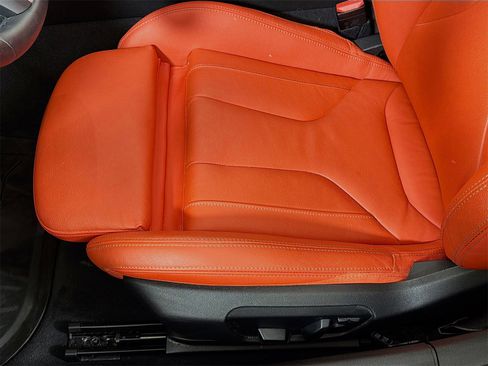 Used 2025 BMW Z4 M40i w/ Premium Package image 30