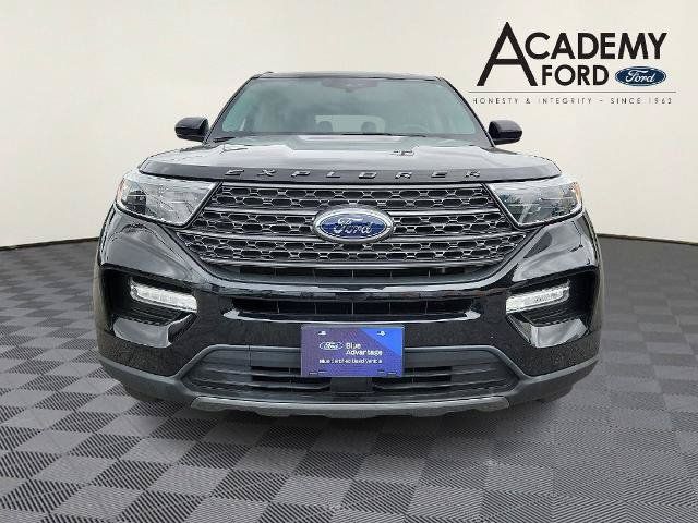 Certified 2023 Ford Explorer XLT w/ Equipment Group 202A AWD/4WD image 2