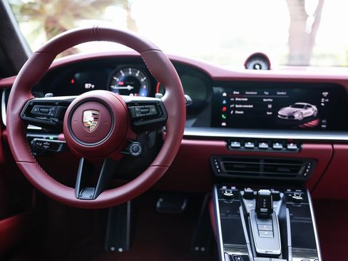 Used 2022 Porsche 911 Turbo image 33