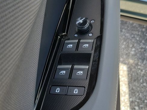 New 2026 Audi Q3 quattro 2.0T AWD/4WD image 21