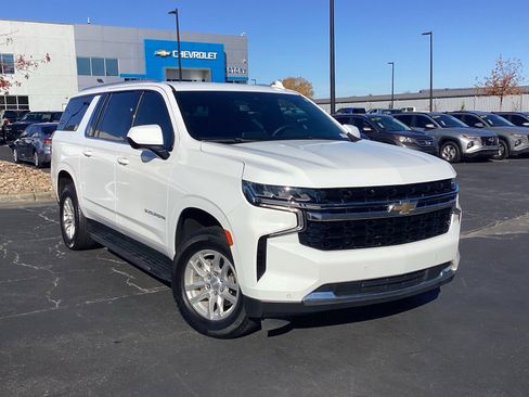 Used 2023 Chevrolet Suburban LS image 7