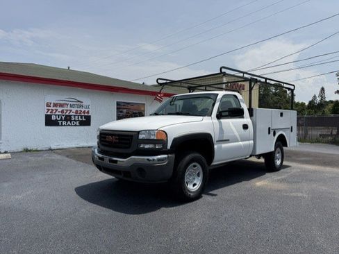Used 2005 GMC Sierra 2500 W/T RWD image 1