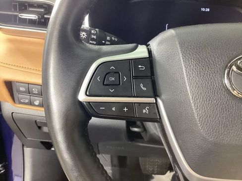 Used 2023 Toyota Highlander Platinum AWD/4WD image 14