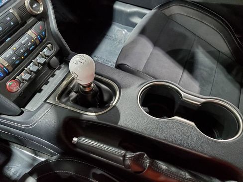 Used 2019 Ford Mustang Shelby GT350 w/ Technology Package image 31