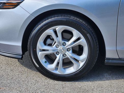 Used 2025 Honda Accord LX image 9