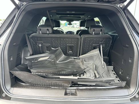 Used 2023 Chevrolet Traverse RS w/ LPO, Floor Liner Package AWD/4WD image 9