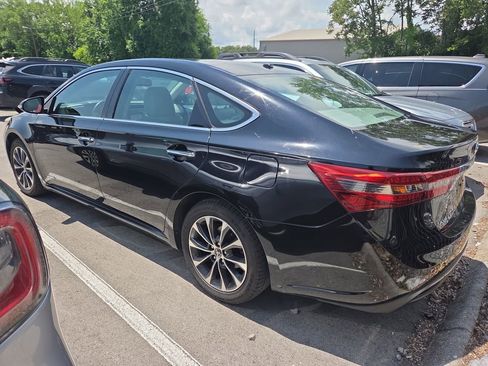 Used 2016 Toyota Avalon XLE Premium FWD image 6