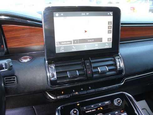 Used 2019 Lincoln Navigator L Select AWD/4WD image 10