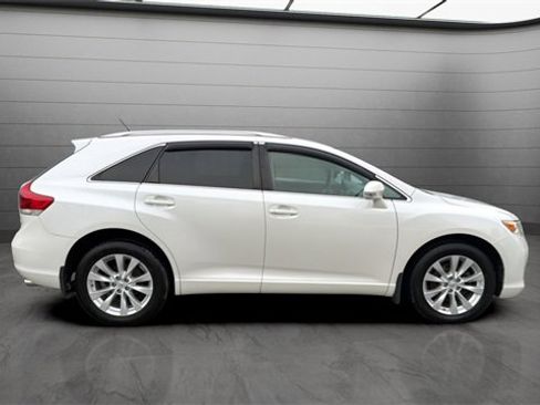 Used 2014 Toyota Venza LE image 3