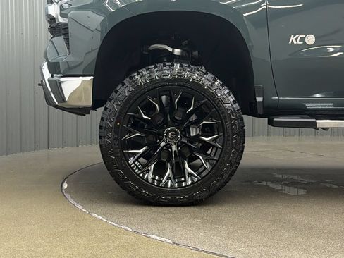 Used 2026 Chevrolet Silverado 1500 LT AWD/4WD image 9