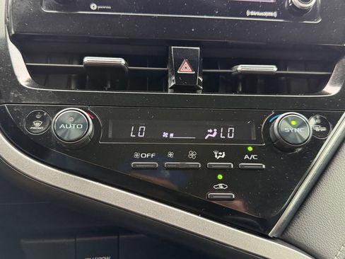Used 2022 Toyota Camry SE FWD image 24