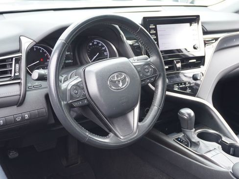 Certified 2023 Toyota Camry SE image 3