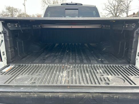 Used 2023 Nissan Titan PRO-4X w/ Pro-4x Convenience Package image 11