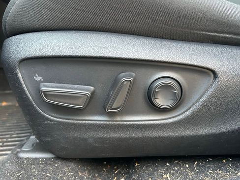 Used 2022 Toyota RAV4 XLE image 16