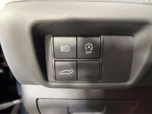 Used 2023 Toyota Highlander XLE image 36