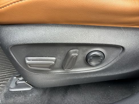 Used 2021 Toyota Highlander Platinum image 21