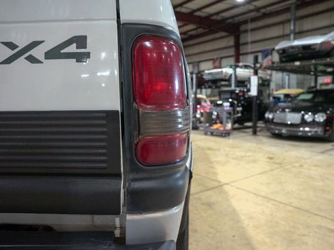 Used 1997 Dodge Ram 2500 Truck 4x4 Club Cab image 37