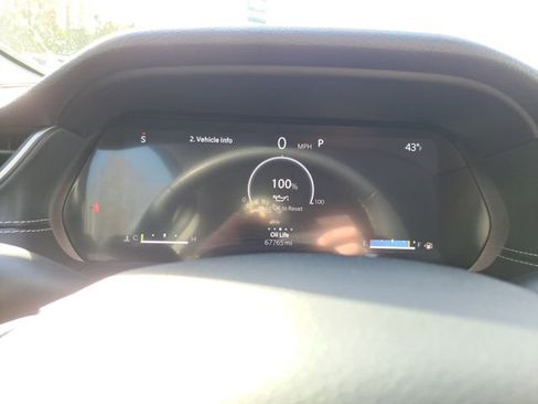 Used 2023 Jeep Grand Cherokee L Laredo image 12