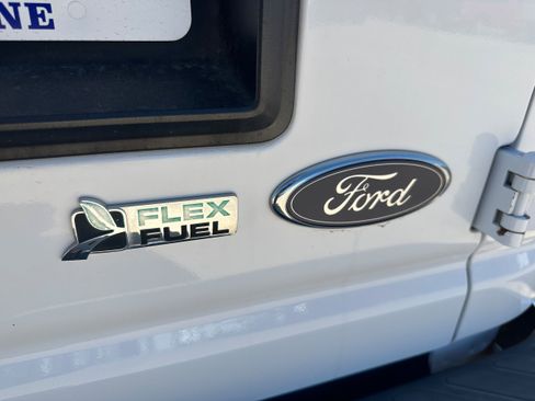 Used 2010 Ford E-350 and Econoline 350 XLT RWD image 27