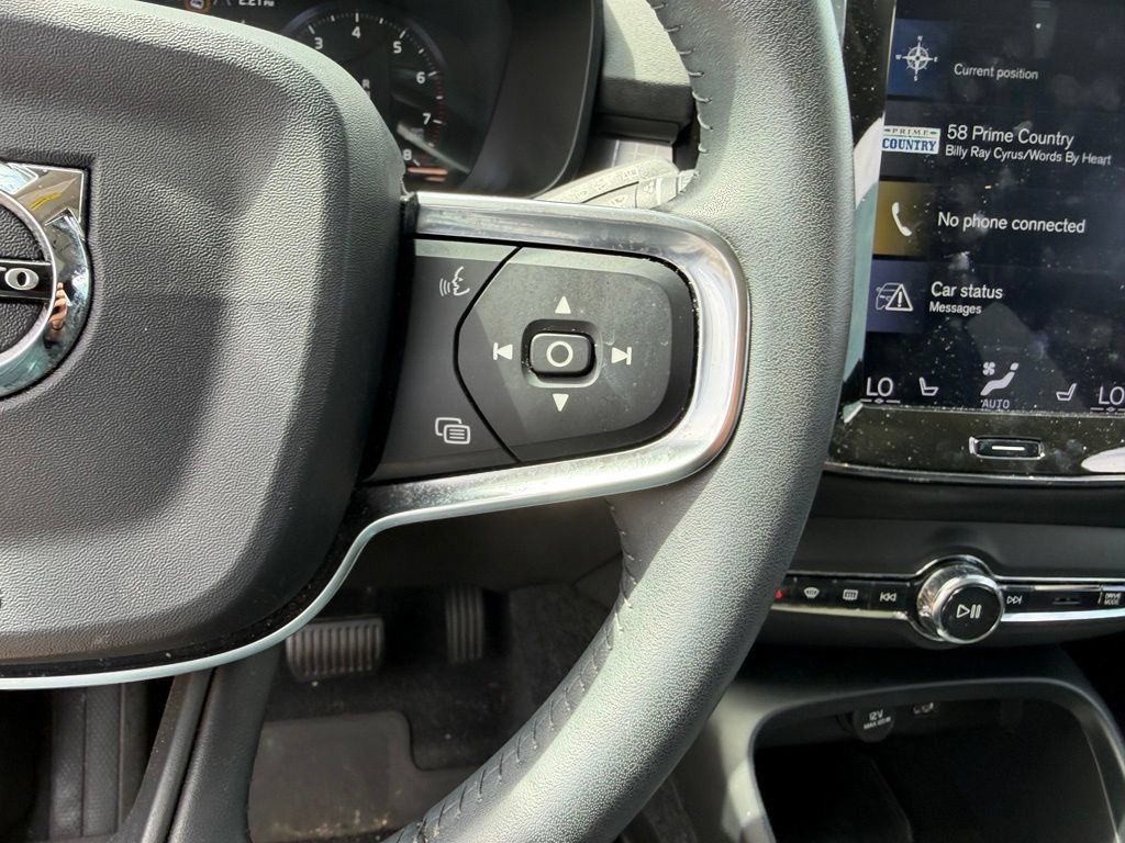 Used 2019 Volvo XC40 T5 Momentum AWD/4WD image 26
