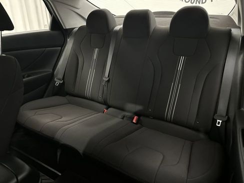 Used 2023 Hyundai Elantra SEL w/ Convenience Package FWD image 27