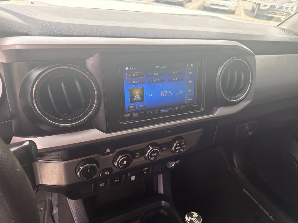 Used 2019 Toyota Tacoma SR5 AWD/4WD image 14