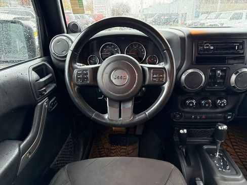 Used 2013 Jeep Wrangler Unlimited Sport image 17